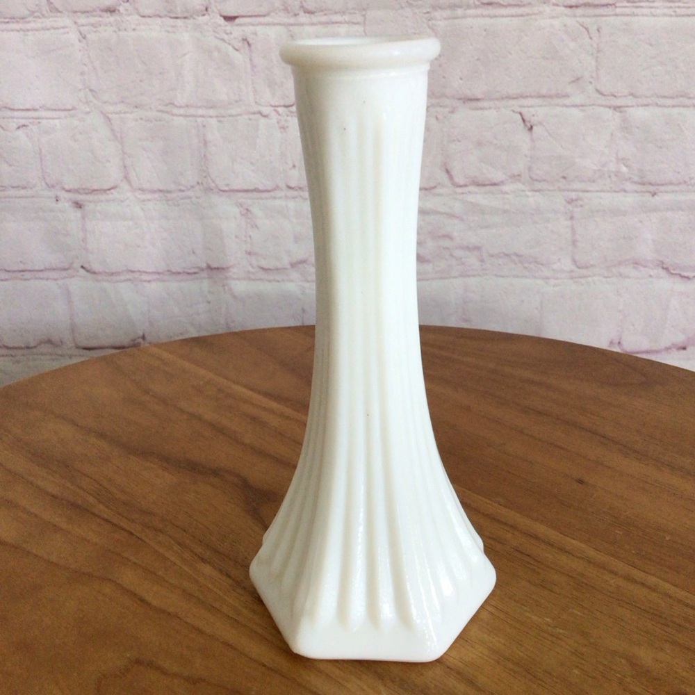 Vintage E.O. Brody Co. White Milk Glass Bud Vase - Picture 3 of 6